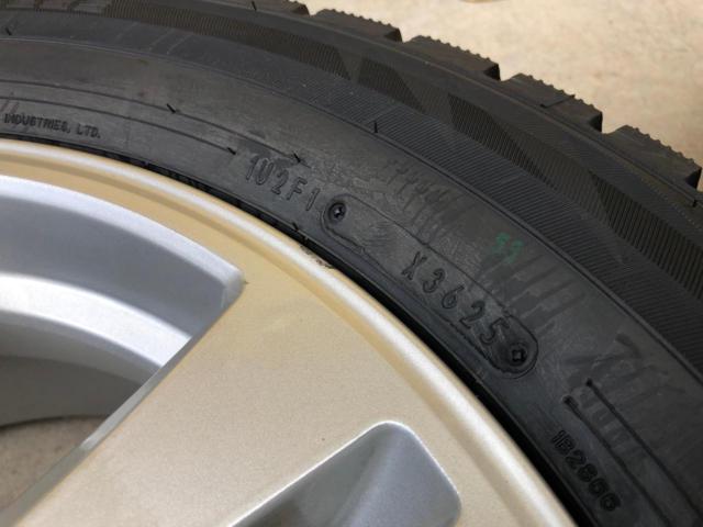 DUNLOP
REVERLINE
+
DUNLOP
WINTERMAXX
WM02
New Japanese-made studless tire set