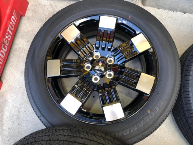 Mitsubishi
Delica D: 5
P-grade genuine wheels + YOKOHAMA
GEOLANDAR
SUV
G055