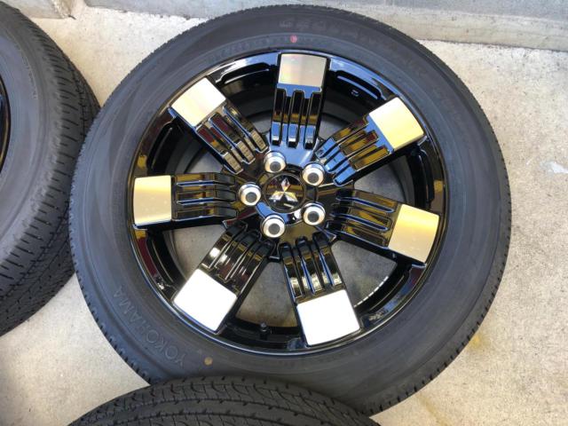 Mitsubishi
Delica D: 5
P-grade genuine wheels + YOKOHAMA
GEOLANDAR
SUV
G055