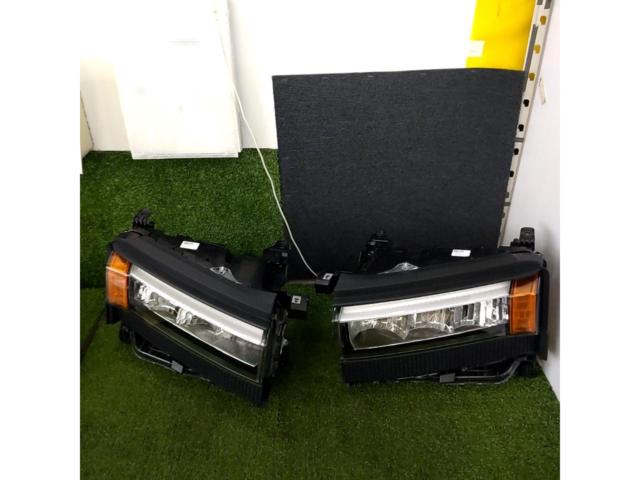 TOYOTA
Land Cruiser 250 genuine square headlights
Right and left