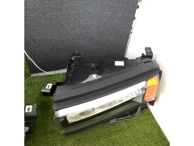 TOYOTA
Land Cruiser 250 genuine square headlights
Right and left