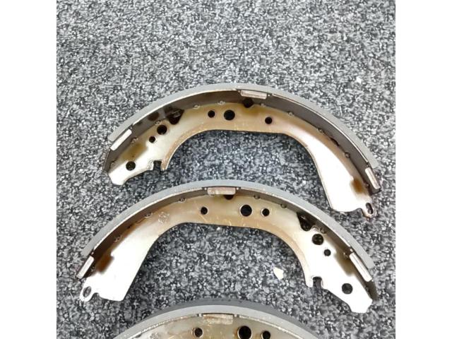 Toyota Hilux Surf / YN61
Original rear brake shoe