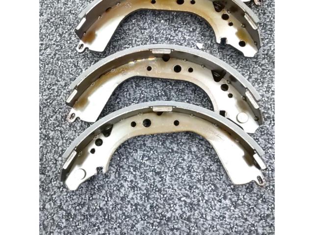 Toyota Hilux Surf / YN61
Original rear brake shoe