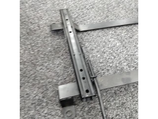 【ヴィッツ/130系 】カワイ製作所 シートレール RH【ヴィッツ/130系 】