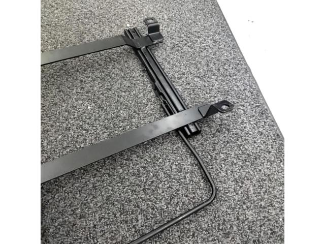 【ヴィッツ/130系 】カワイ製作所 シートレール RH【ヴィッツ/130系 】