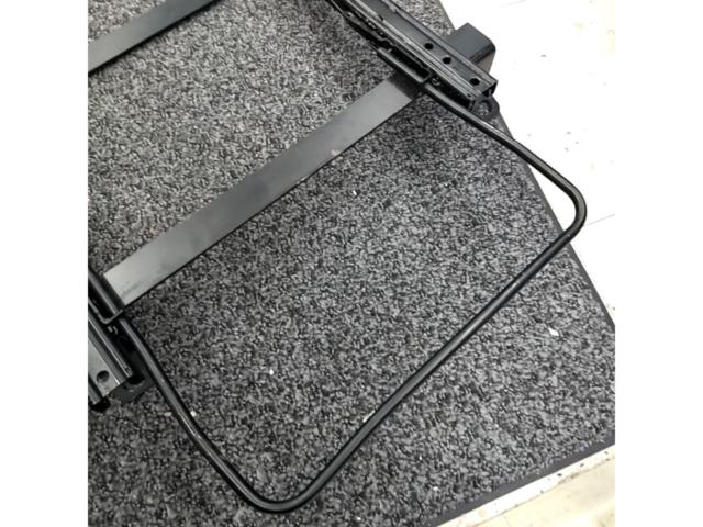 カワイ製作所  シートレール LH【ヴィッツ/130系】