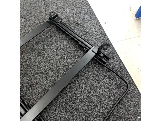 カワイ製作所  シートレール LH【ヴィッツ/130系】
