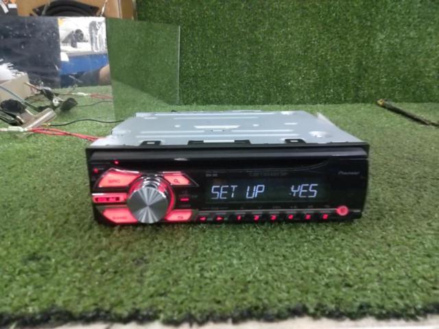 carrozzeria
DEH-380
CD / tuner main unit