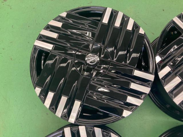 NISSAN
NOTE
AURA/E13
Late original aluminum wheel