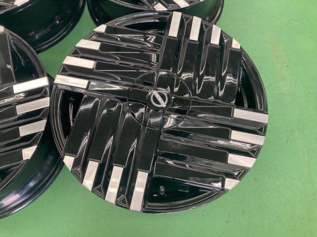 NISSAN
NOTE
AURA/E13
Late original aluminum wheel