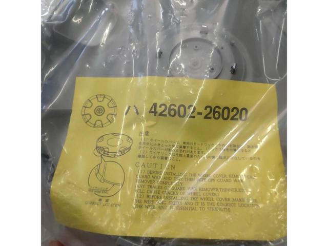 TOYOTA 200系ハイエース純正ホイールキャップ