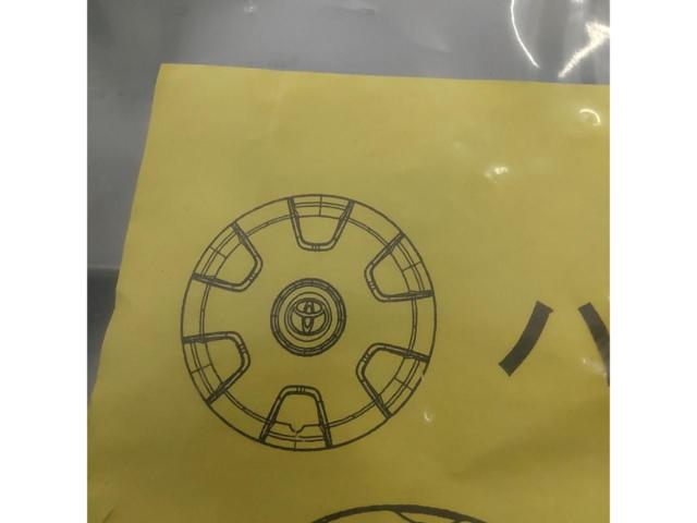 TOYOTA 200系ハイエース純正ホイールキャップ