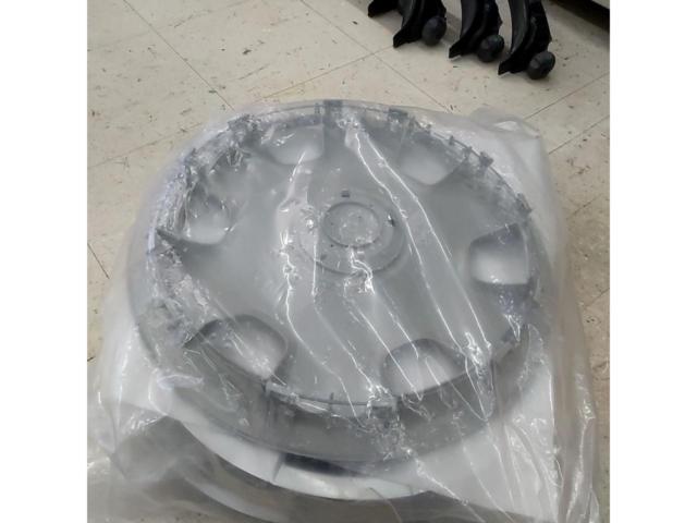 TOYOTA 200系ハイエース純正ホイールキャップ