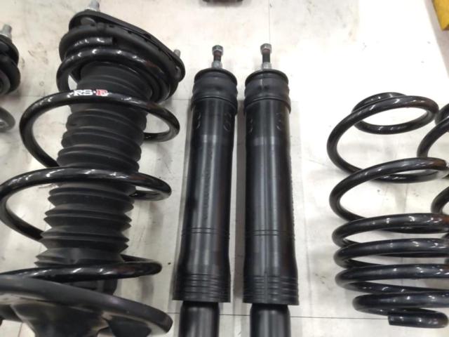 RS-R SuperDOWN +純正ショックセット 【80系/ヴォクシー】