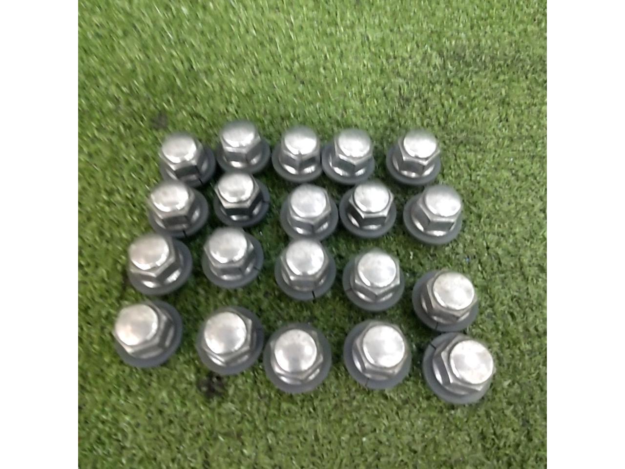 Honda genuine
19 HEX
Spherical nut
Ring with
Twenty