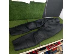 Size MR Staichi
Leather pants