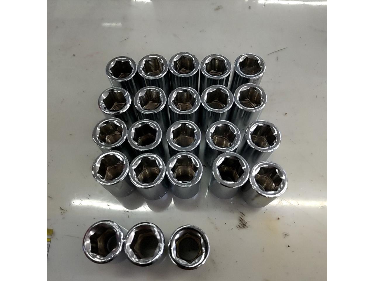 Unknown Manufacturer
Bullet nut
straight
23