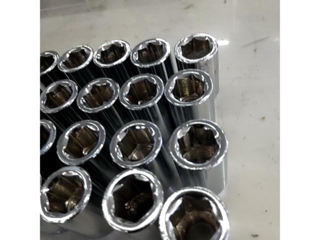 Unknown Manufacturer
Bullet nut
straight
23