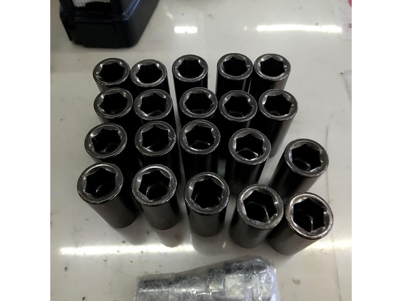 Unknown Manufacturer
Bullet nut
straight
Twenty