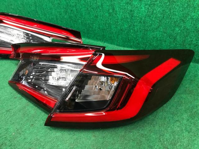 Honda (1 set)
Civic
TYPE
R/FL5
Genuine
Tail lens
