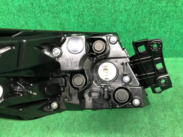 Honda (1 set)
Civic
TYPE
R/FL5
Genuine
Tail lens