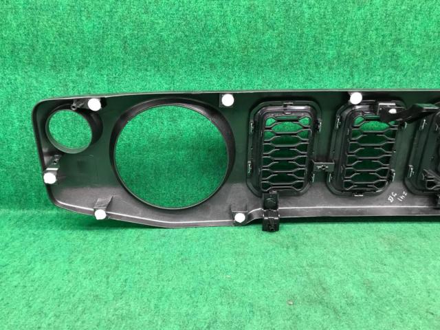 Suzuki vehicle removal upon delivery
Jimny Nomad
JC74
Genuine
Front grille
72111-8010
