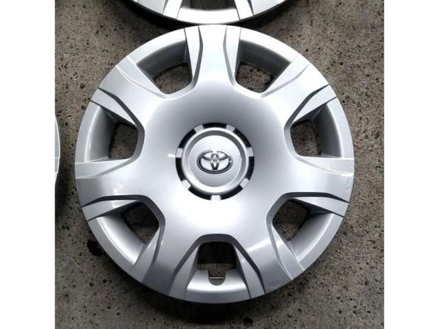 トヨタ純正 200系ハイエース ホイールキャップ