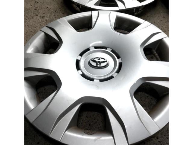 トヨタ純正 200系ハイエース ホイールキャップ