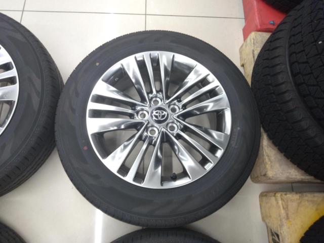 Toyota
Alphard/AGH40 series Z grade genuine wheels + YOKOHAMA
ADVAN
V03