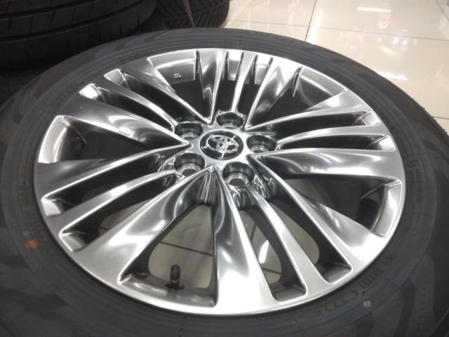Toyota
Alphard/AGH40 series Z grade genuine wheels + YOKOHAMA
ADVAN
V03