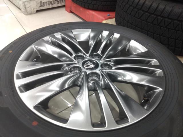 Toyota
Alphard/AGH40 series Z grade genuine wheels + YOKOHAMA
ADVAN
V03