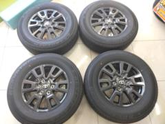 Toyota
250 Series Land Cruiser
VX grade genuine wheels + DUNLOP
GRANDTREK
AT23