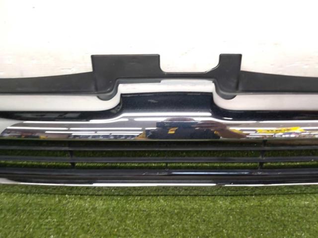 トヨタ ハイエース純正フロントグリル