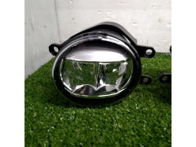 トヨタ純正 LEDフォグレンズ