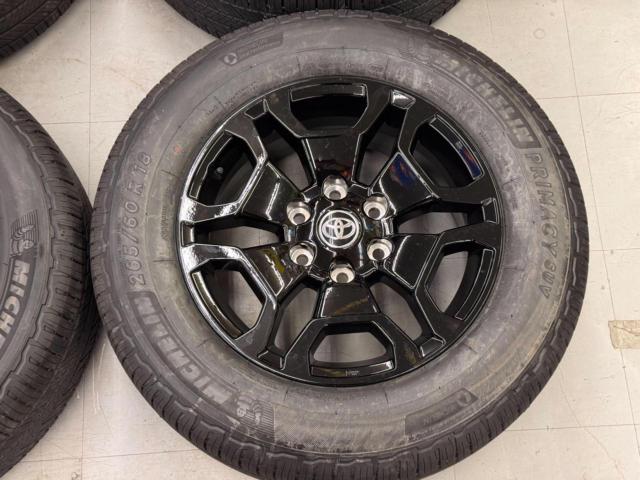 Toyota
240 Series Land Cruiser FJ Genuine Alloy Wheels + MICHELIN
PRIMACY
SUV