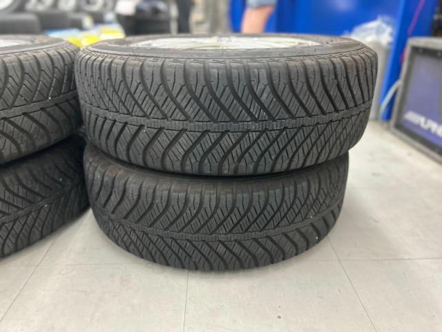 【HOT STUFF(ホットスタッフ)】WAREN(ヴァーレン) WR5 (5HOLE)+GOODYEAR Vector 4Season