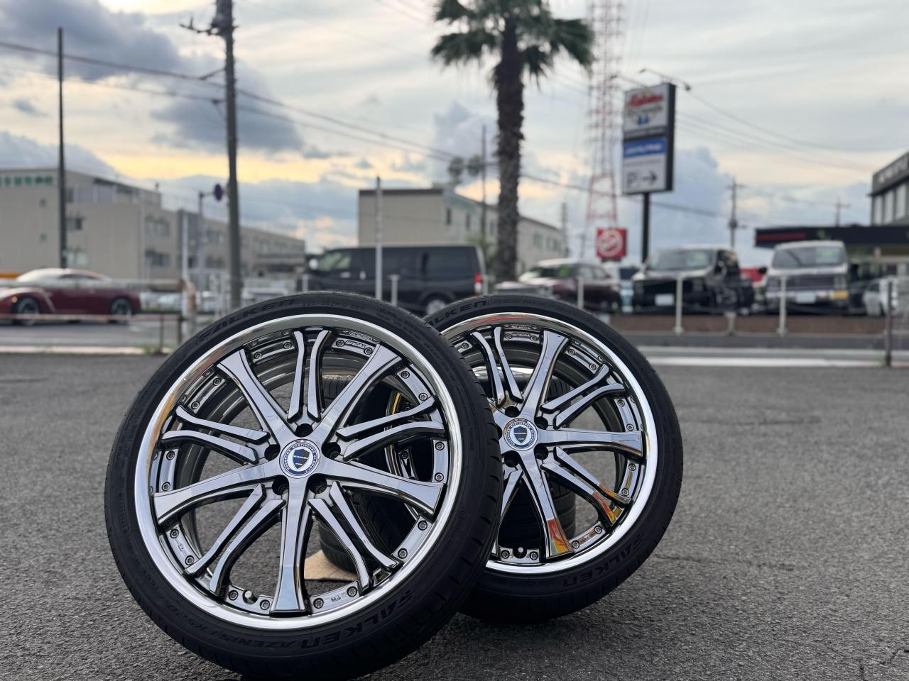 WORK
SCHWERT
SC6 + FALKEN
AZENIS
FK520