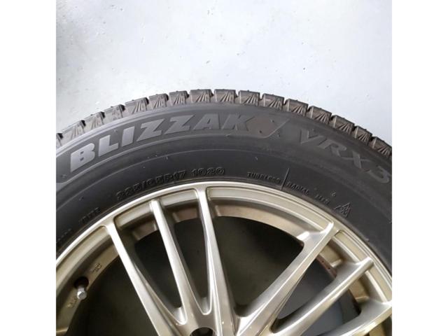 BRIDGESTONE ECO
FORME (Eco-form)
SE-18 + BRIDGESTONE BLIZZAK
VRX3