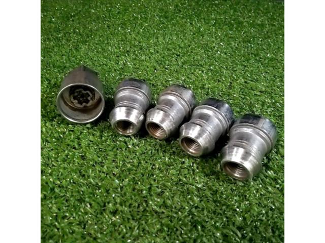 McGARD
Wheel mounting lock nuts
[M12 × P1.25
60-degree tapered seat