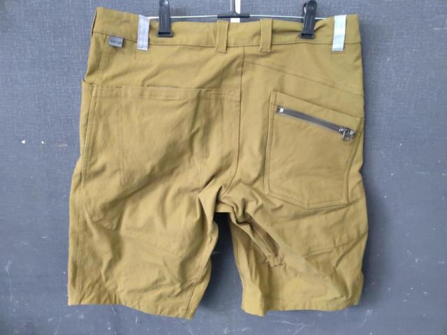 サイズ:32 SWRVE ショートパンツ オリーブ