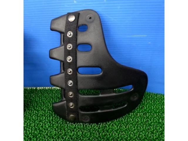 One size fits all: HONDA
Body protector
Separate/0SYTH-W9P-KF Chest Protector