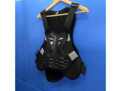 One size fits all, manufacturer unknown.
Body protector chest
Back protector!!