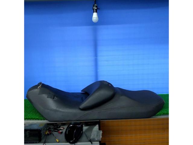 Skywave 250/SS SUZUKI
Perfect for reupholstering original seats or as a base for customization!!
