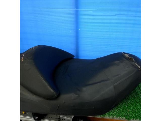 Skywave 250/SS SUZUKI
Perfect for reupholstering original seats or as a base for customization!!