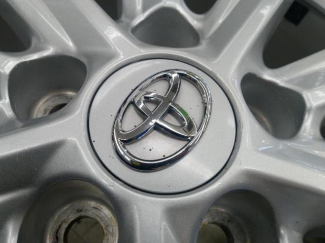 Toyota
50 series Camry original wheel