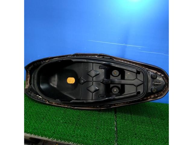 PCX125 / PCX150 HONDA (Honda)
Genuine break
Custom seats with a reliable genuine base