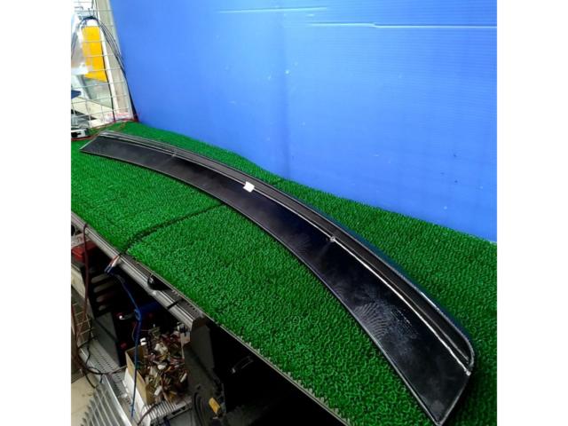 【汎用】メーカー不明 カーボン調トランクスポイラー