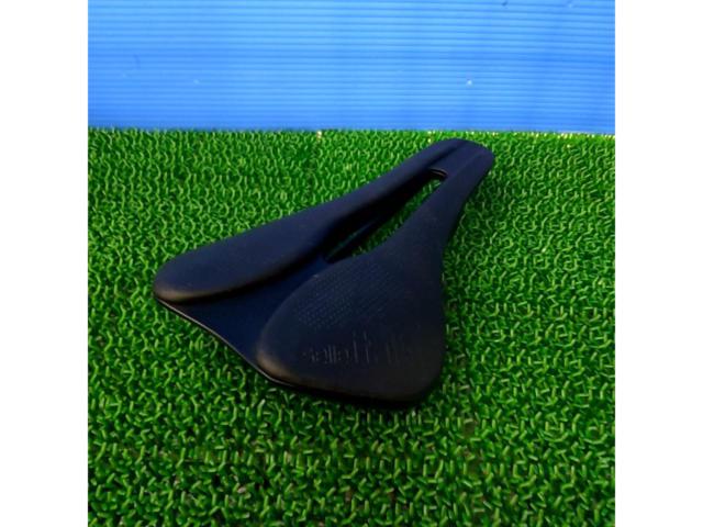【サイクルズ】Selle Italia