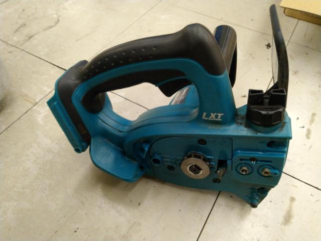 makita 充電式チェーンソー UC122DZ