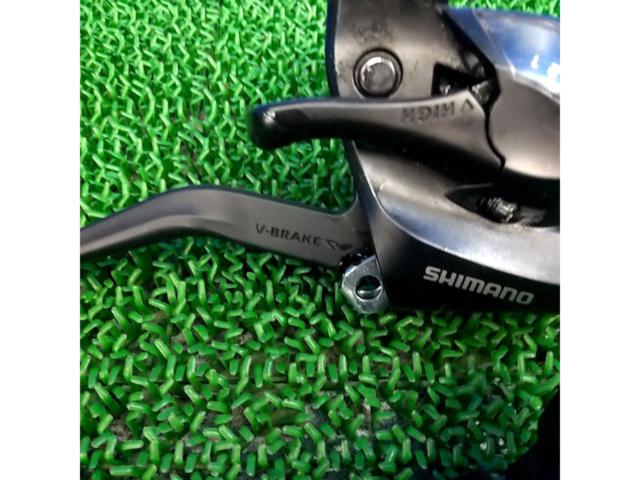 【サイクルズ】SHIMANO V-BRAKE レバーセット